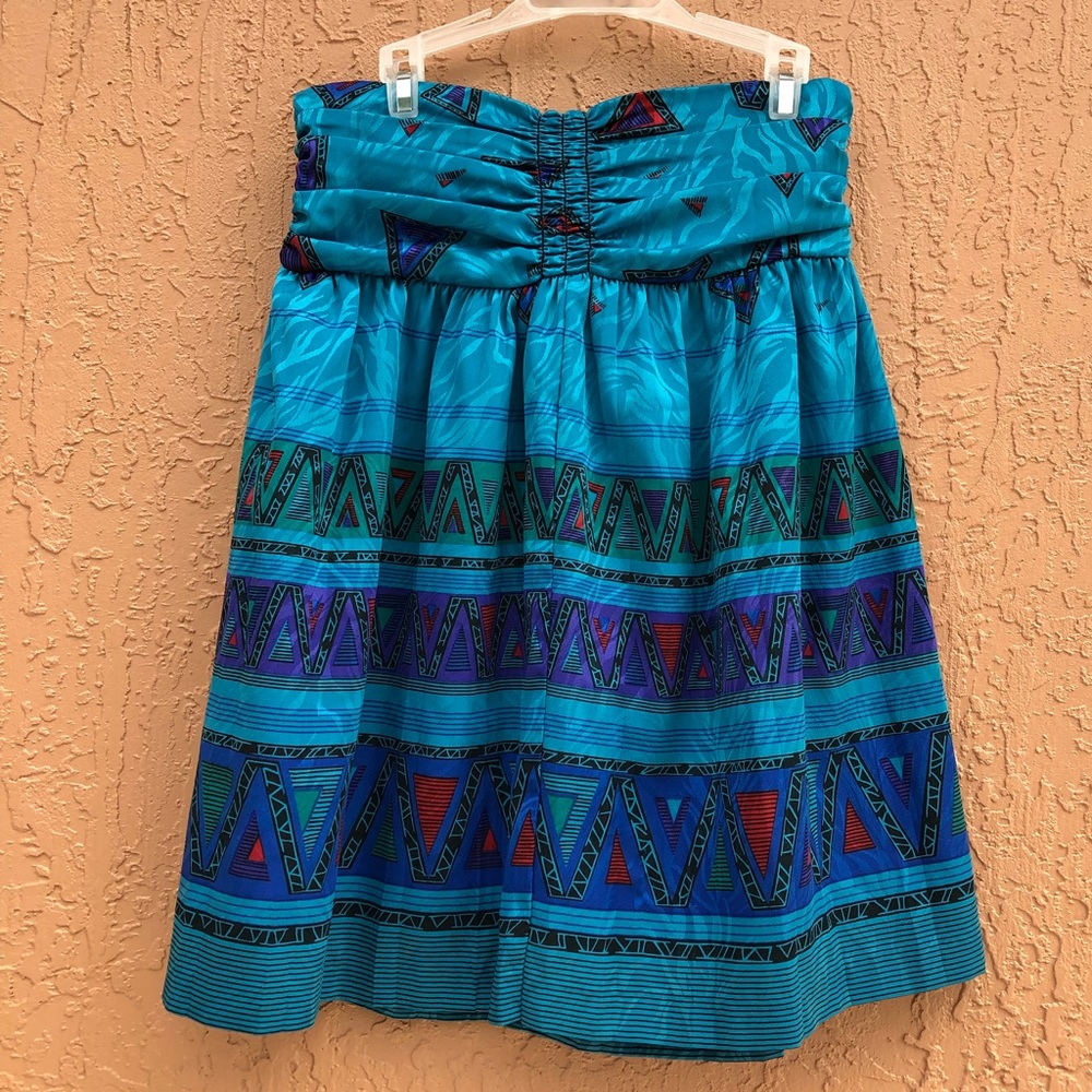 🚨Urban Renewal🚨 silky high waisted printed skirt